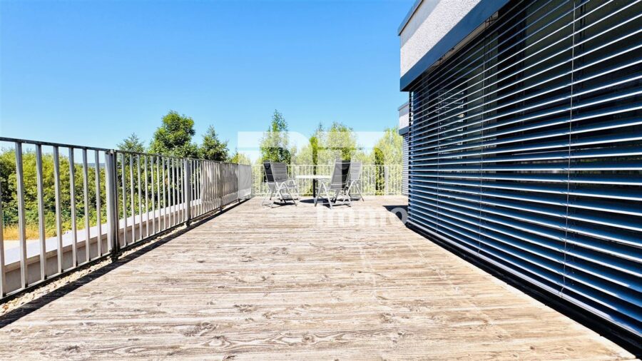 Neuw. Wohn / Gewerbeimmobilie mit vielen Nutzungsmöglichkeiten - Aktuell Gastro und Ferienwohnungen - OG Dachterrasse 3x Zugang von Apartments